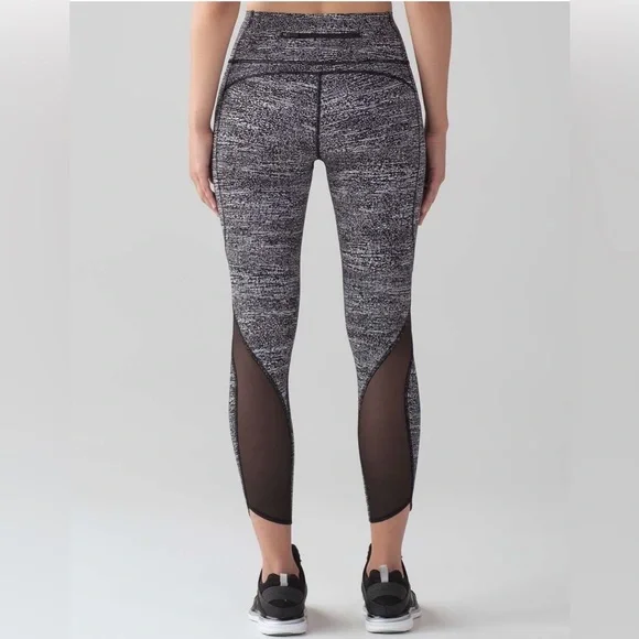 Lululemon Pace Perfect 7/8 Tight (25”) - Picture 3 of 11